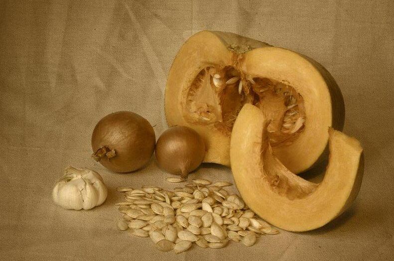 As sementes de cabaza son un dos remedios populares máis eficaces para tratar a prostatite nos homes.